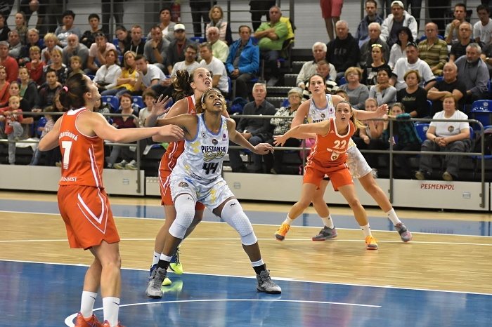 basketbal_piestanske_cajky_ruzomberok_6 Nadia Parker