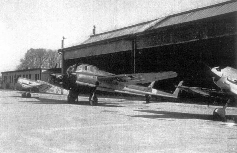 Letisko v roku 1943 alebo 1944 Foto: Piešťany - History, pridal: Laco Zeleňák